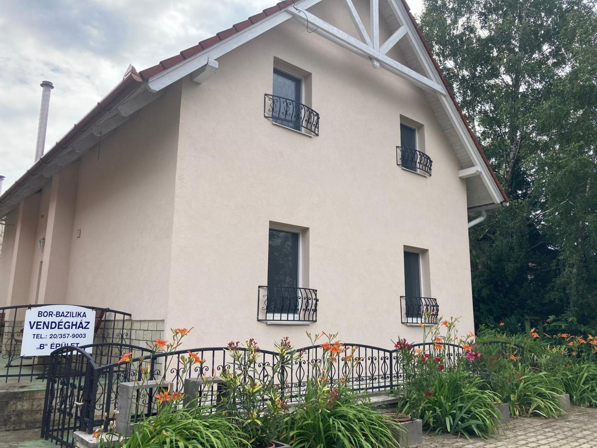 Bor-Bazilika-Vendeghaz Bed & Breakfast Tarcal Exterior photo